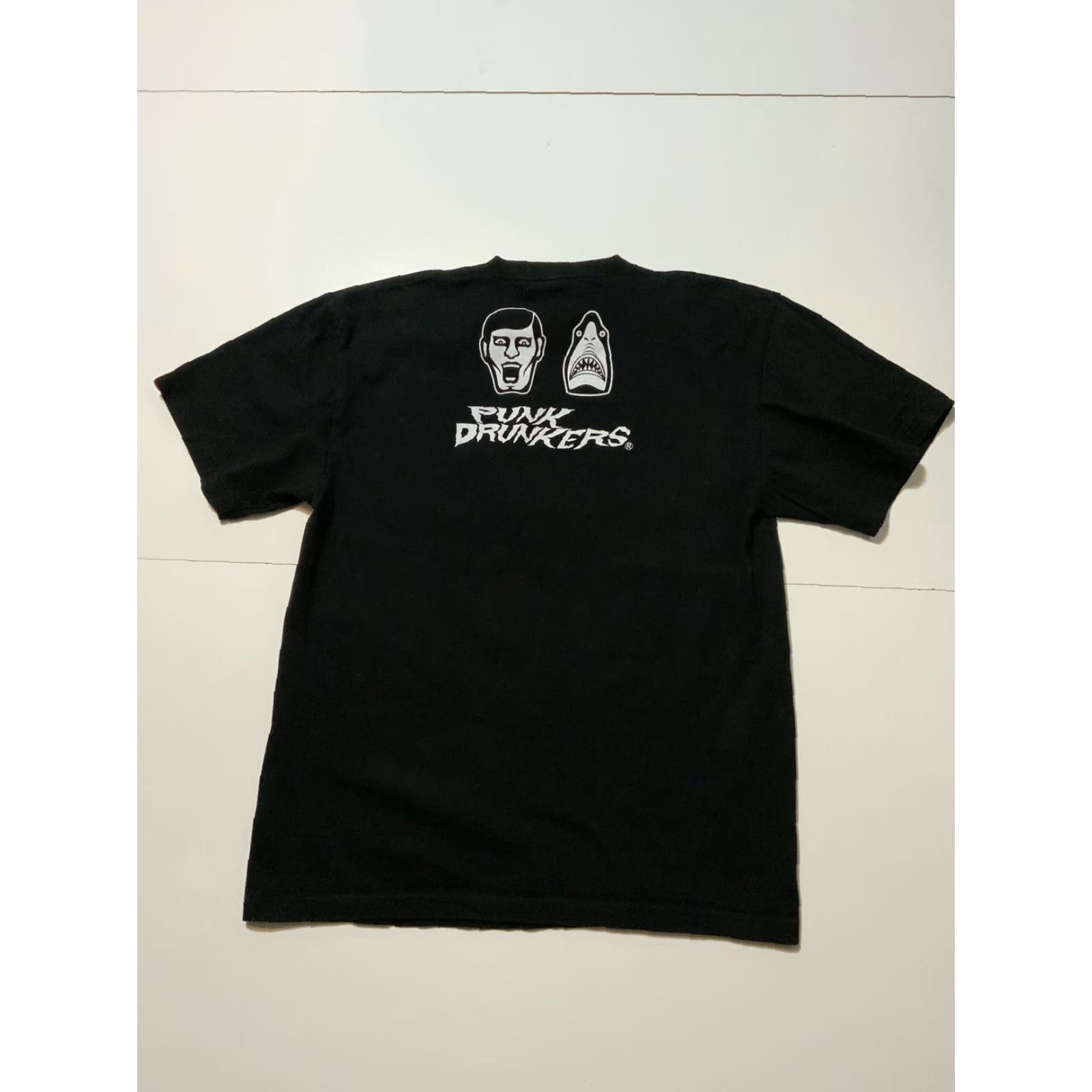 Vintage VINTAGE Punk Drunkers Heroes Munchie Samenchu Shark Sofubi Japan Exclusive T-Shirt XL Black Mens Size US XL / EU 56 / 4 - 3 Thumbnail