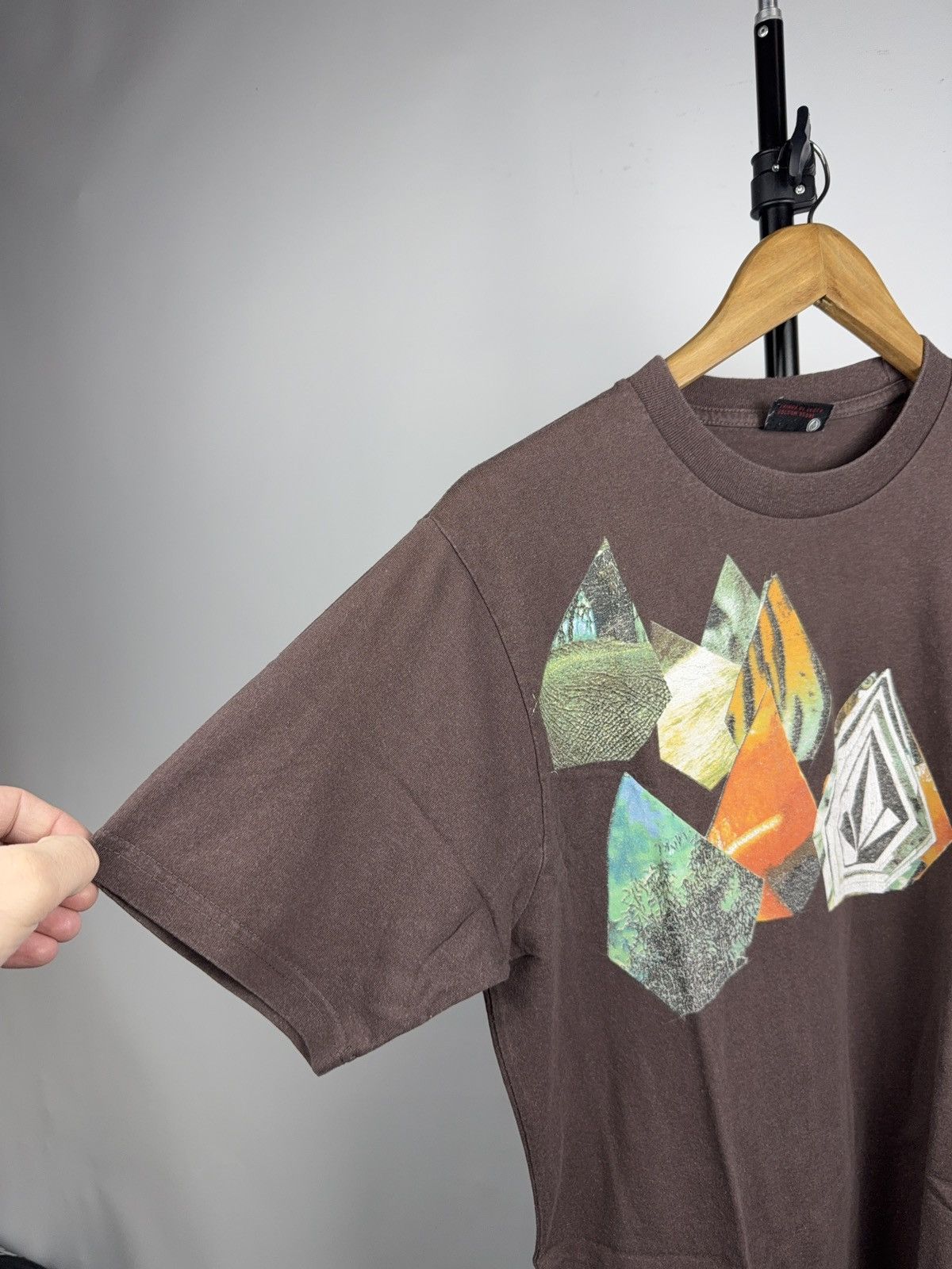 Volcom Vintage 90s Volcom Abstract Graphic T-Shirt Brown Skate Surf Size US S / EU 44-46 / 1 - 4 Thumbnail