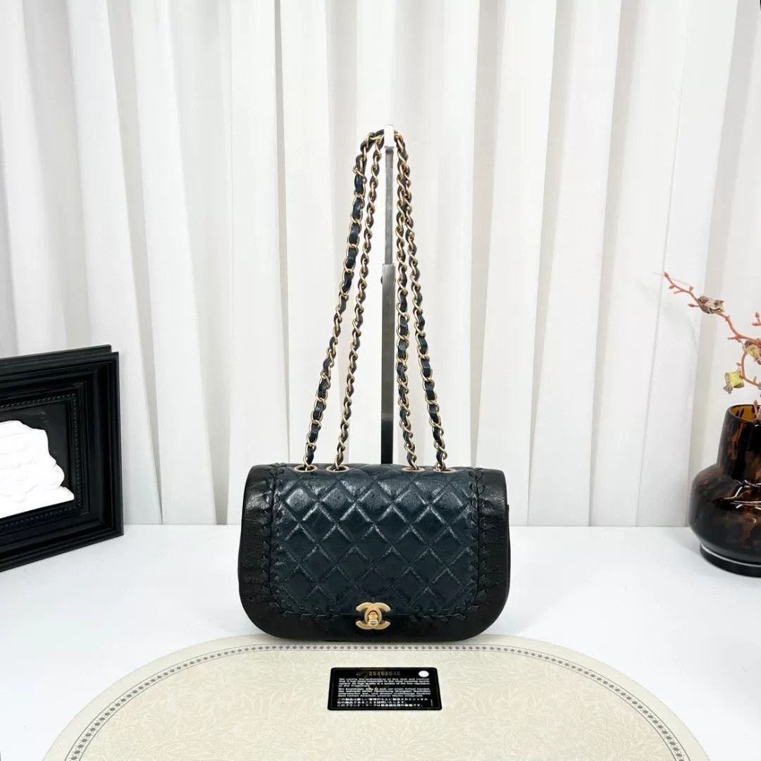 Chanel Pre-loved Bag Very good condition Size ONE SIZE - 1 Thumbnail