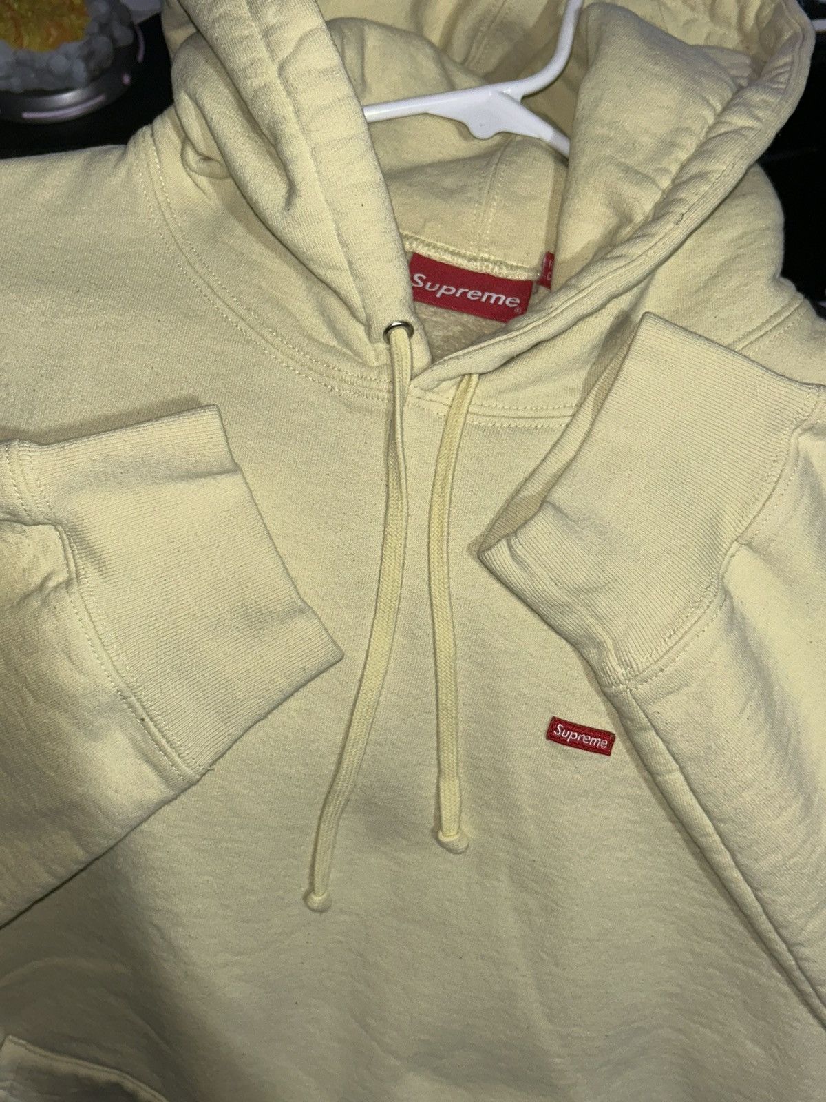 Supreme Supreme Small Box Logo Hooded Sweatshirt Light Yellow SS23XL Size US XL / EU 56 / 4 - 5 Thumbnail
