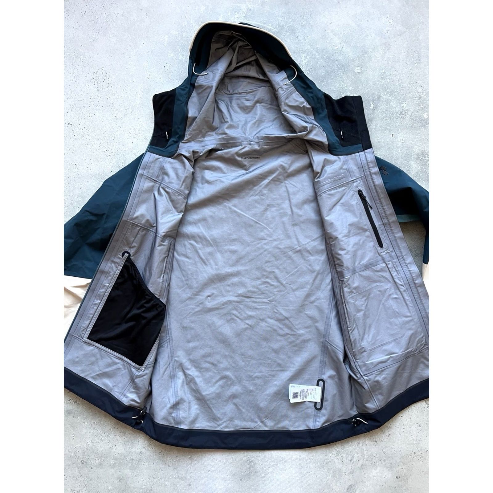 Peak Performance PEAK PERFORMANCE VISLIGHT GORE-TEX 3L SHELL JACKET MEN'S SIZE S Ski Boy/Adult? Size US S / EU 44-46 / 1 - 6 Thumbnail