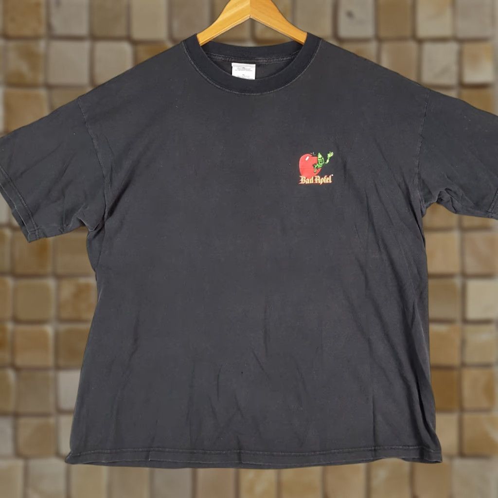 Gildan VINTAGE Bad Apfel Apple Bite Me Men’s XL T-Shirt Black 90s Distressed Crew Neck Short Sleeve Gildan Size US XL / EU 56 / 4 - 1 Thumbnail