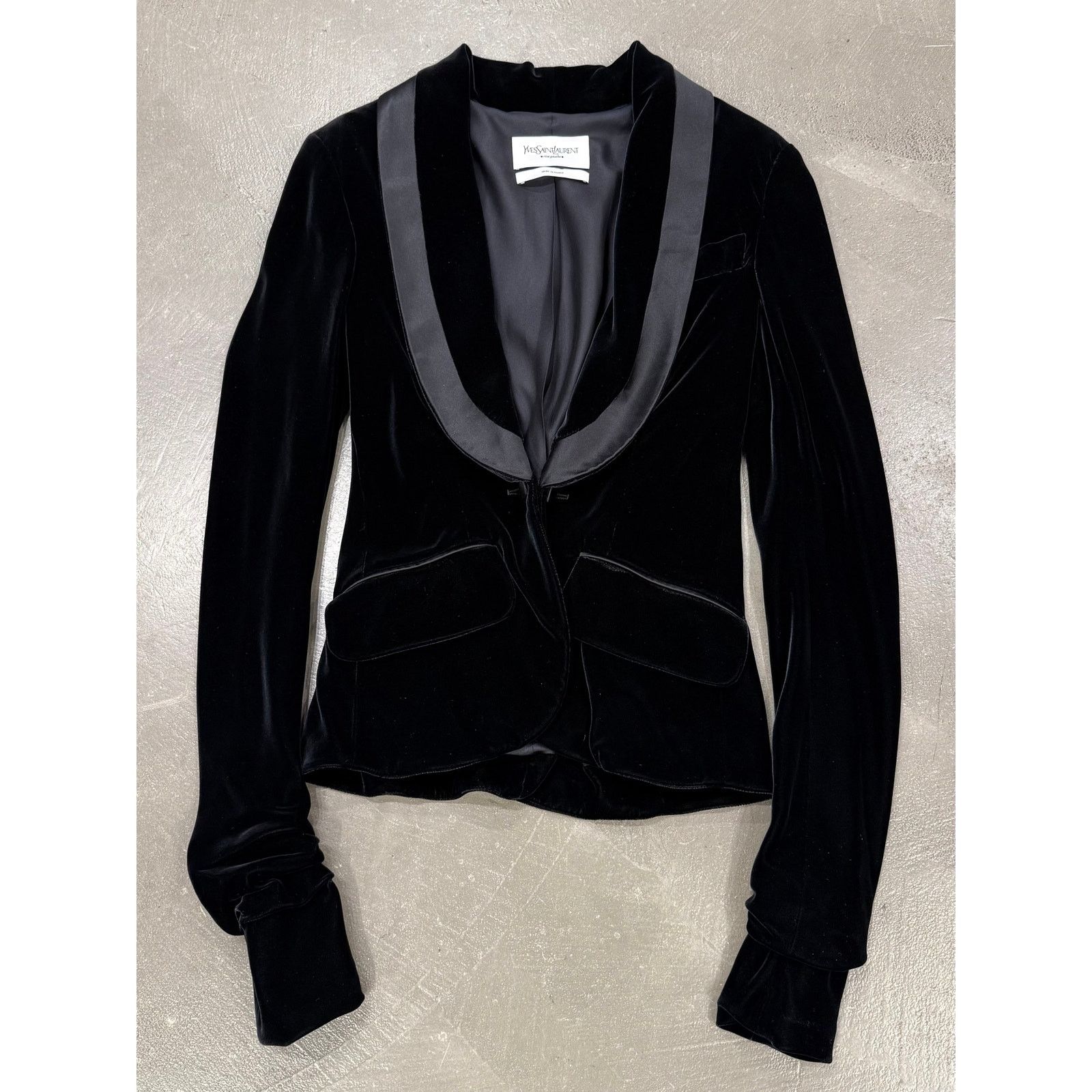 Yves Saint Laurent 2003 Yves Saint Laurent by Tom Ford tuxedo blazer Size M / US 6-8 / IT 42-44 - 1 Thumbnail