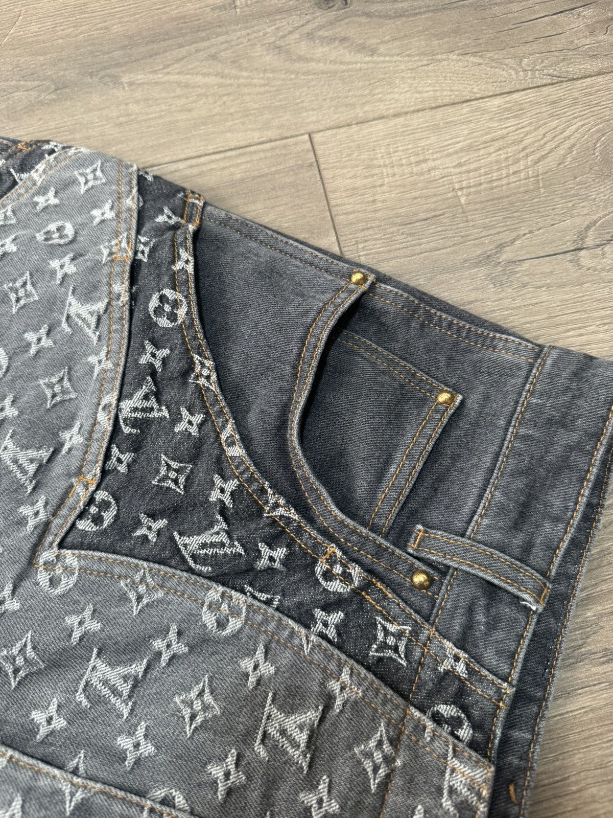 Louis Vuitton Louis Vuitton Monogram Panel Zip Denim Jeans Size 32 Size US 32 / EU 48 - 4 Thumbnail