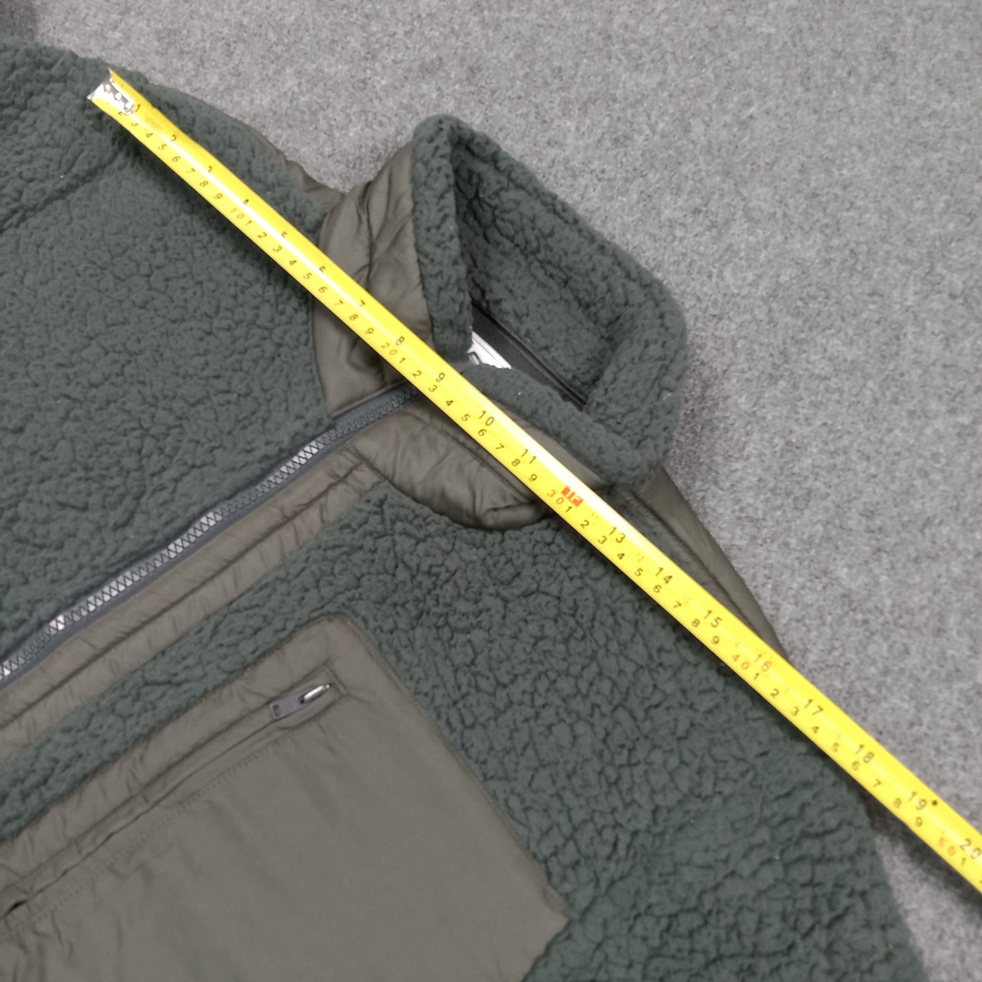 Undercover Uniqlo Undercover UU by Jun Takahashi Sherpa Jacket C288N14 Size US S / EU 44-46 / 1 - 6 Thumbnail