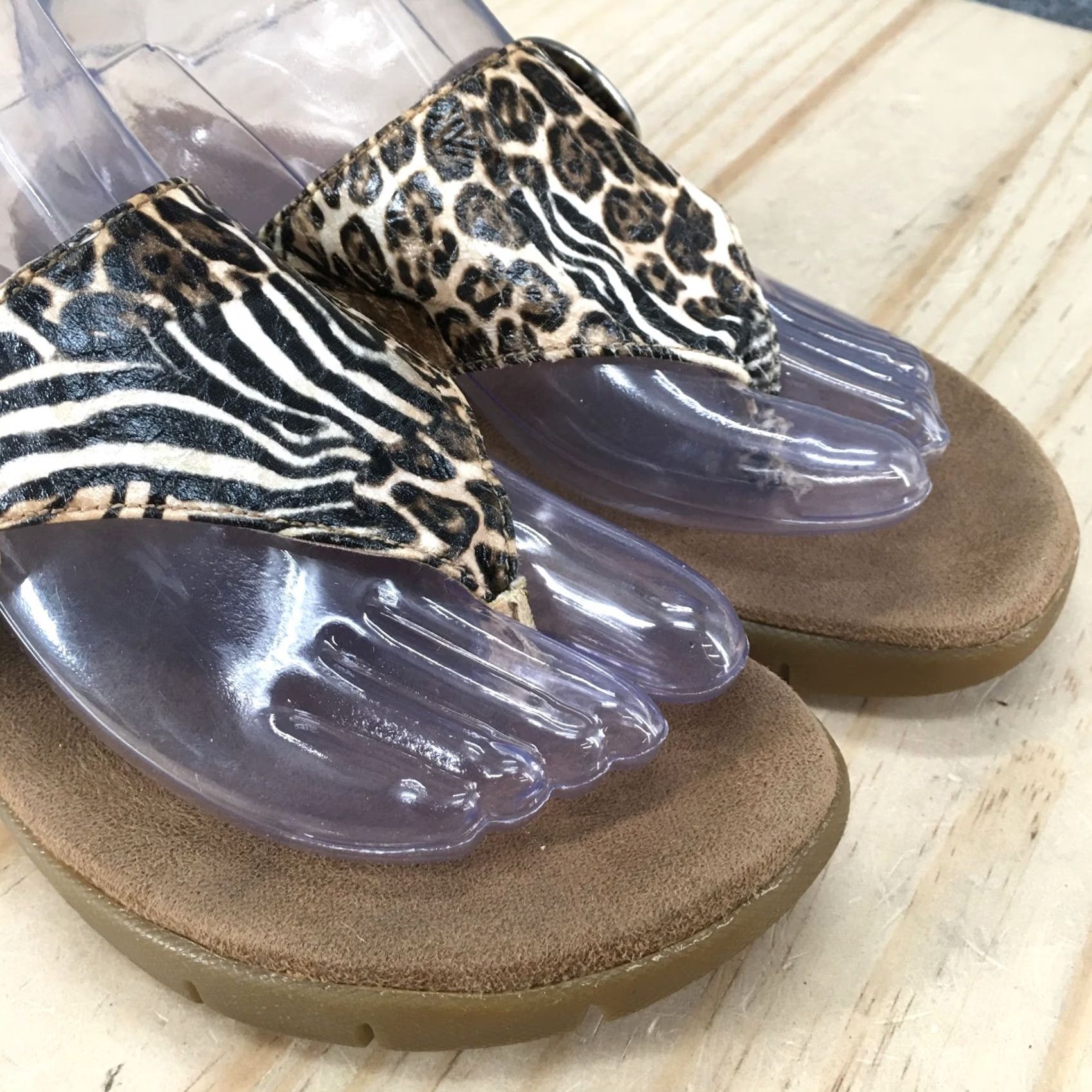 Vintage Aerosoles Sandals Womens 8 M Flip Flop Cheetah Animal Print T Strap Casual Size US 8 / IT 38 - 3 Thumbnail