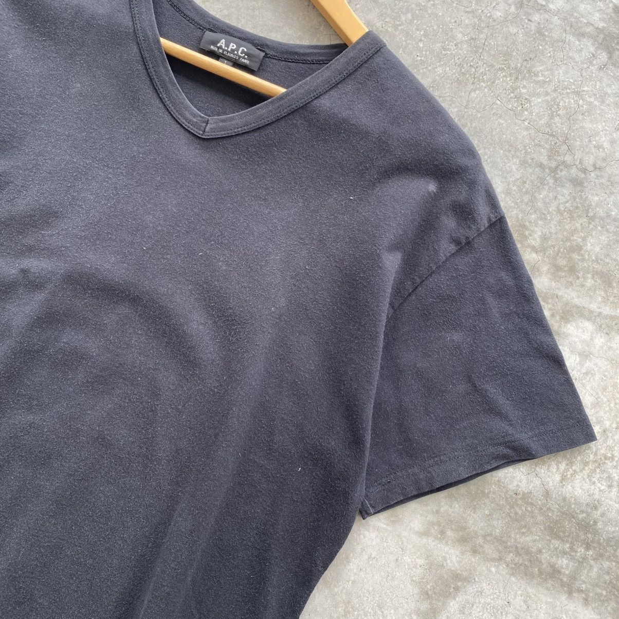 A.P.C. × Vintage A.P.C Black Tshirt (M) Size US M / EU 48-50 / 2 - 5 Thumbnail