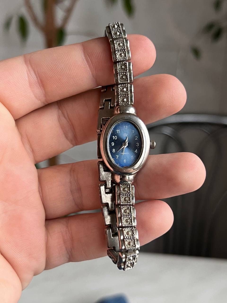 Japanese Brand × Vintage Vintage 🌊 Blue Dial Japanese style futuristic Watch Size ONE SIZE - 5 Thumbnail
