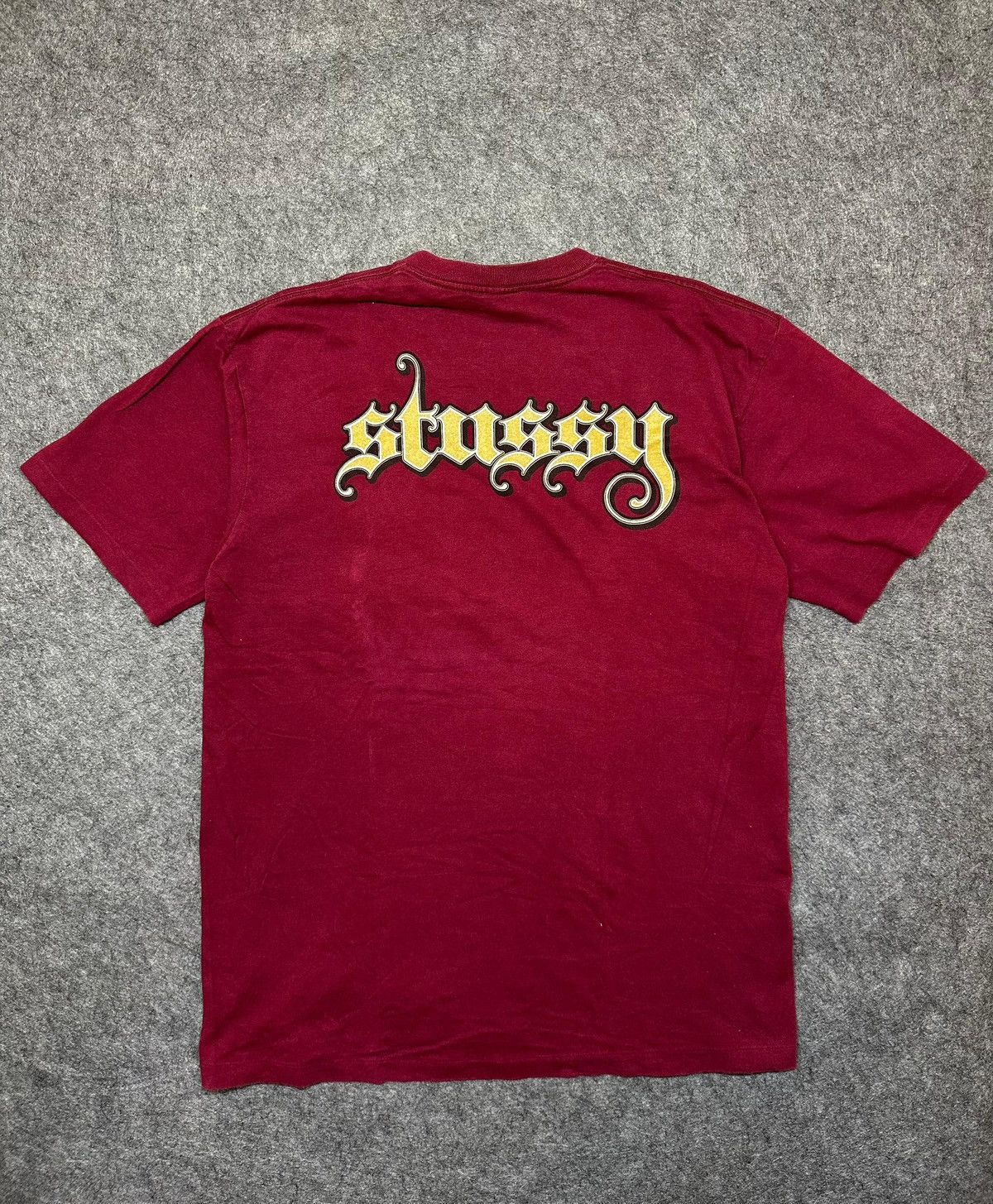 Stussy vintage 90s Stussy Old English t-shirt in burgundy. Size US L / EU 52-54 / 3 - 3 Thumbnail