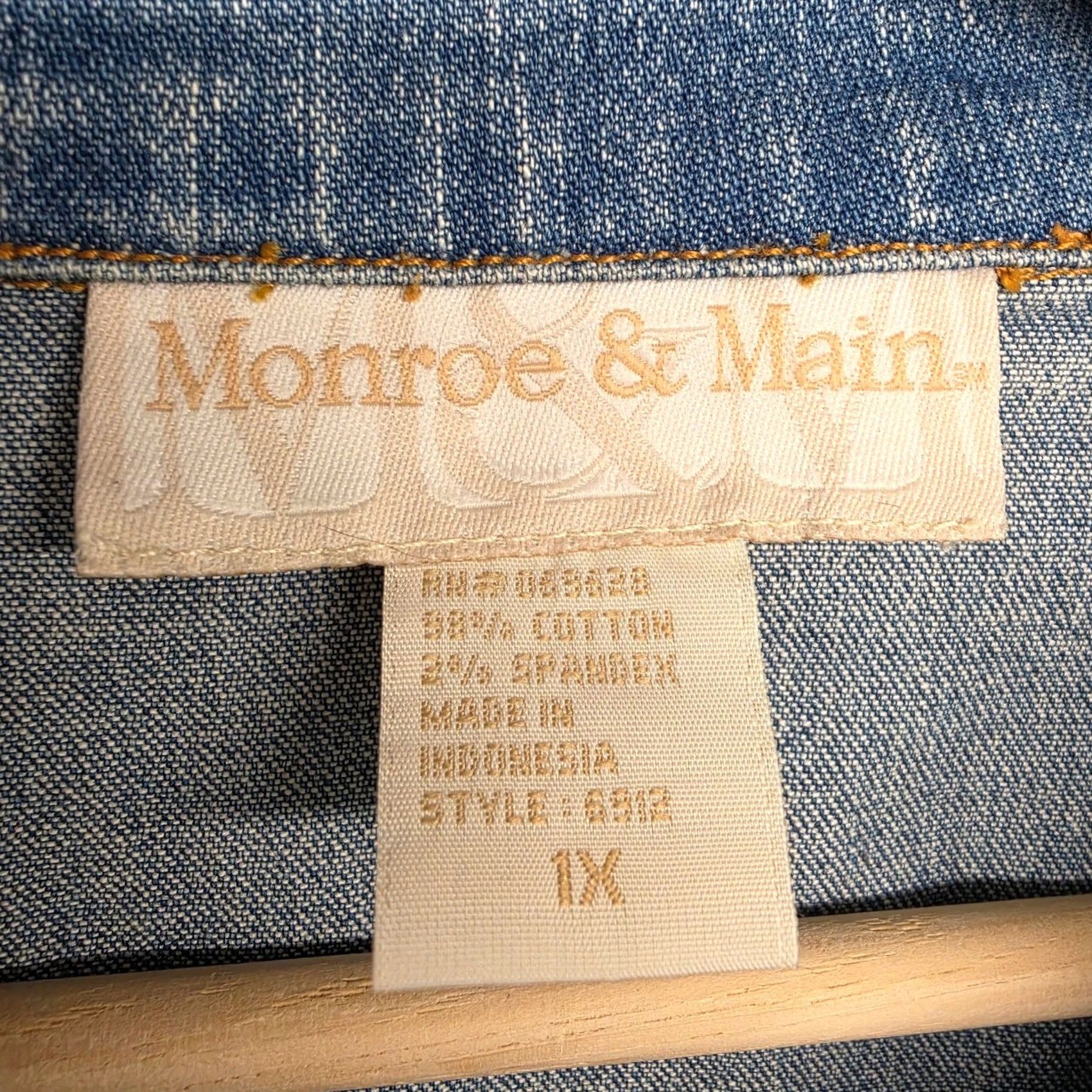 Vintage VINTAGE Monroe & Main Denim Jean Jacket Womens 1X Floral Painted Beaded Rose Artsy Jacket Womens 1X Blue Size 40" / US 18 - 4 Thumbnail