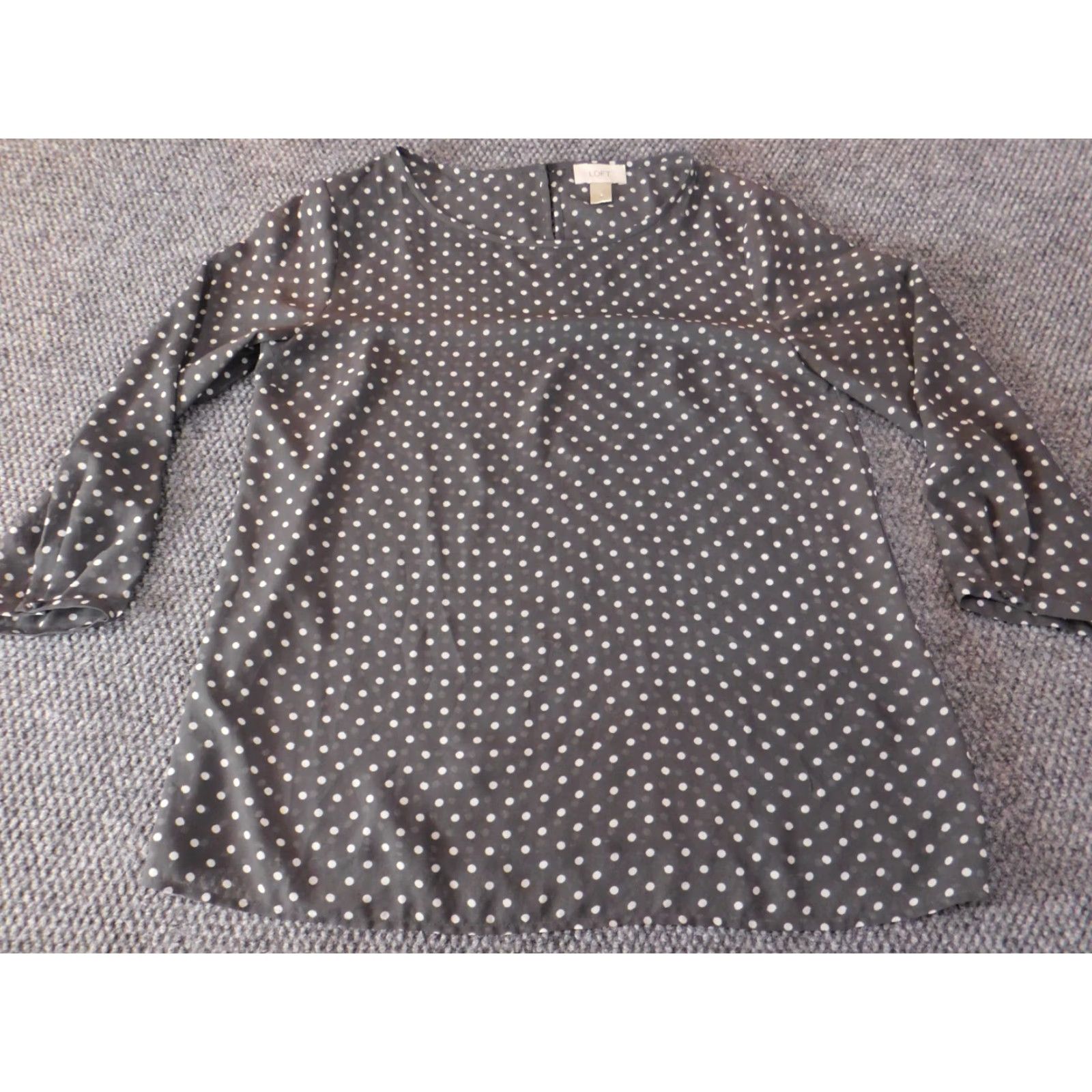 Ann Taylor Ann Taylor Loft Loft top Medium Gray pullover womens blouse M Gray Sheer Lightweight Casual Polyester Down Button Round Neck Long Sleeve Regular Women Size M / US 6-8 / IT 42-44 - 2 Thumbnail
