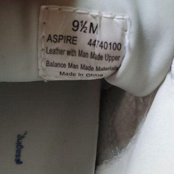 Vintage Aspire Sz. 9.5 M White Shapeup Sneakers Size US 9.5 / IT 39.5 - 9 Thumbnail