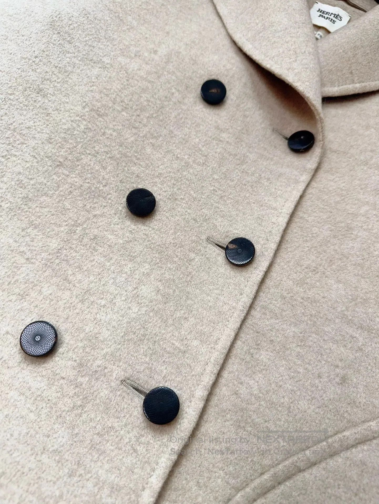 Hermes beige cashmere double-breasted overcoat for women. Size US M / EU 48-50 / 2 - 3 Thumbnail