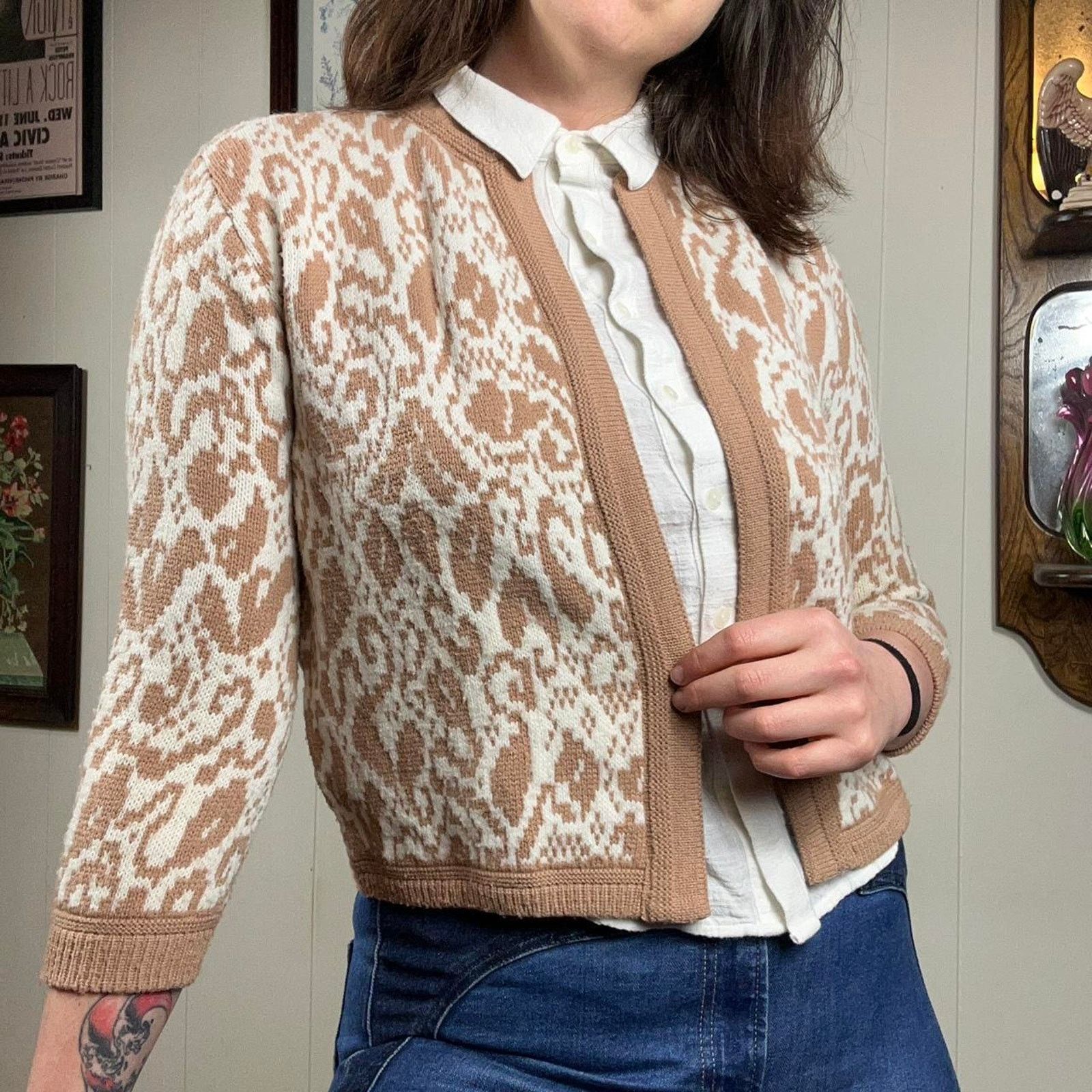 Vintage Vintage 1960s 70s Cream Brown Floral Cover Up Cardigan Size S / US 4 / IT 40 - 2 Thumbnail