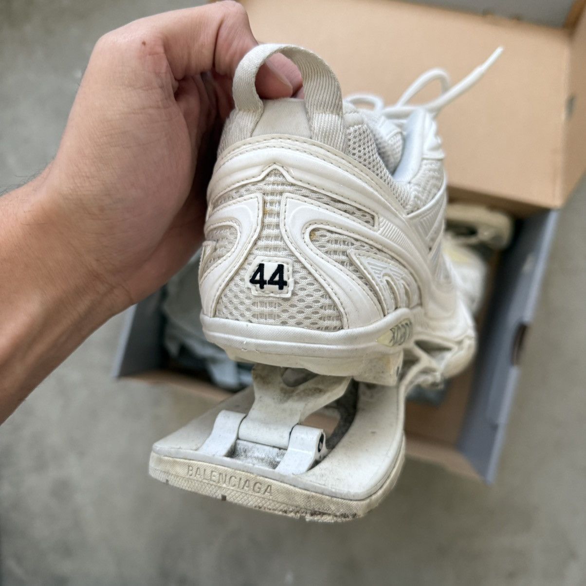 Balenciaga Balenciaga Xpander Sneaker White (US11/44) Size US 11 / EU 44 - 9 Thumbnail