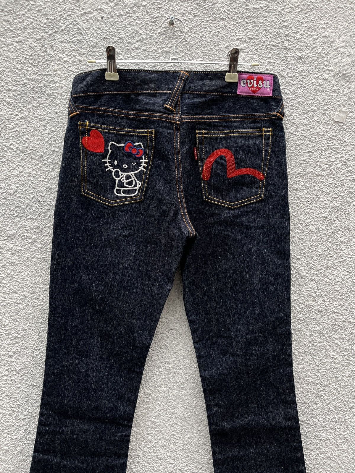 Evisu Evisu Donna Hello Kitty Embroidered Flared Jeans Size 27" / US 4 / IT 40 - 2 Thumbnail