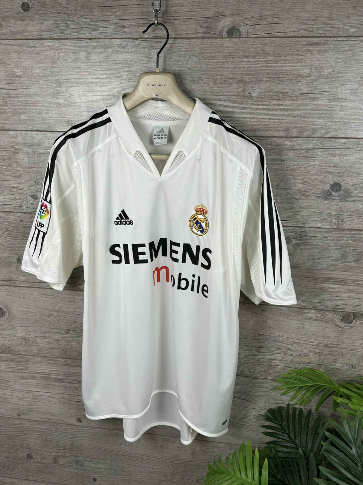 ADIDAS REAL MADRID SOCCER JERSEY VINTAGE 2004 #9 PICKFORD