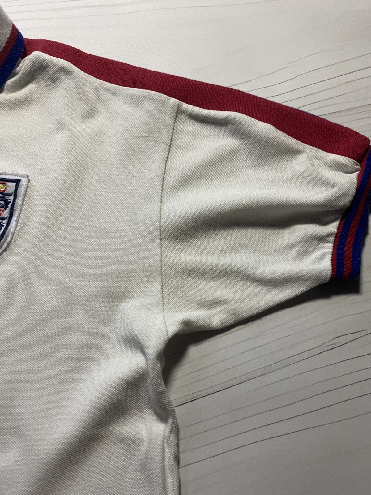 Vintage Vintage England retro home jersey football y2k t shirt Size US XL / EU 56 / 4 - 6 Thumbnail