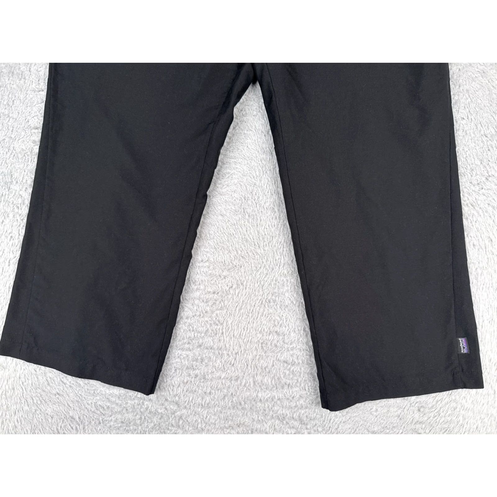 Patagonia Patagonia Pants Women 10 Black Duway Capris 100% Polyester Hiking Outdoor Casual Pants Capris Size 32" / US 10 / IT 46 - 2 Thumbnail