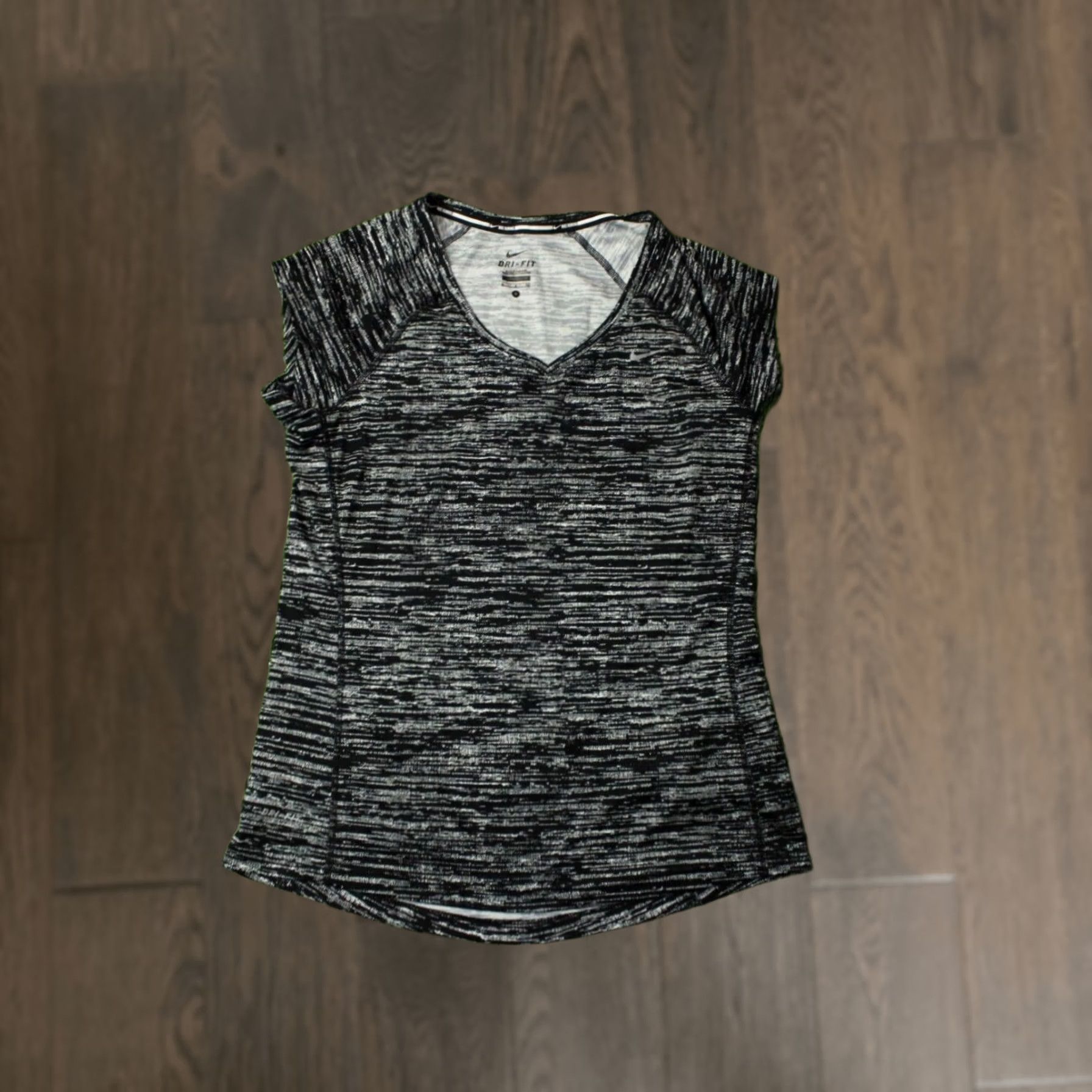Nike Nike Dri-FIT Running Shirt Women XS/S Black and White Jersey 2014 Training React Men? Size S / US 4 / IT 40 - 1 Thumbnail
