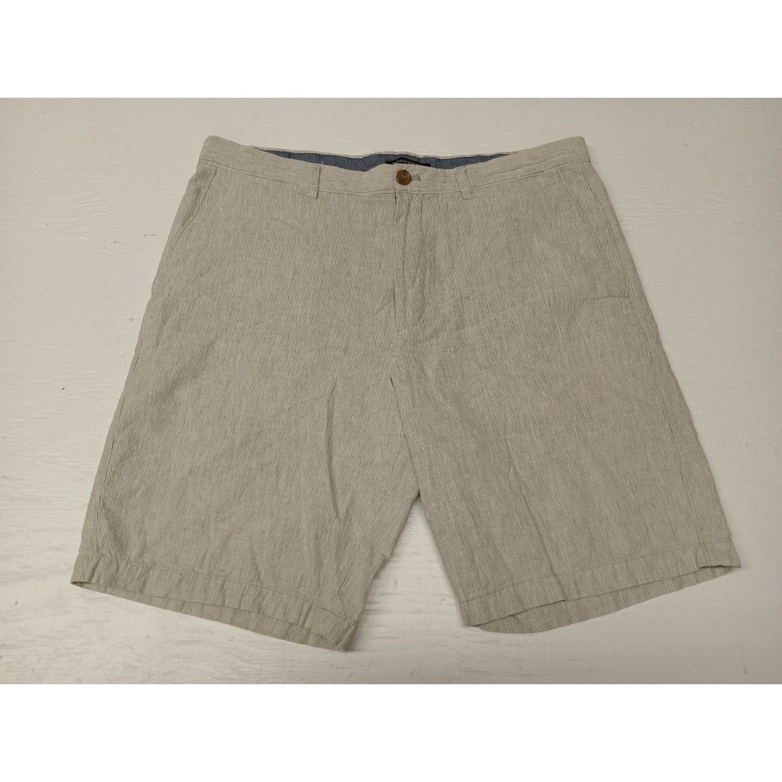 Banana Republic Banana Republic (36) Beige Polyester Mens Shorts Size US 36 / EU 52 - 3 Thumbnail