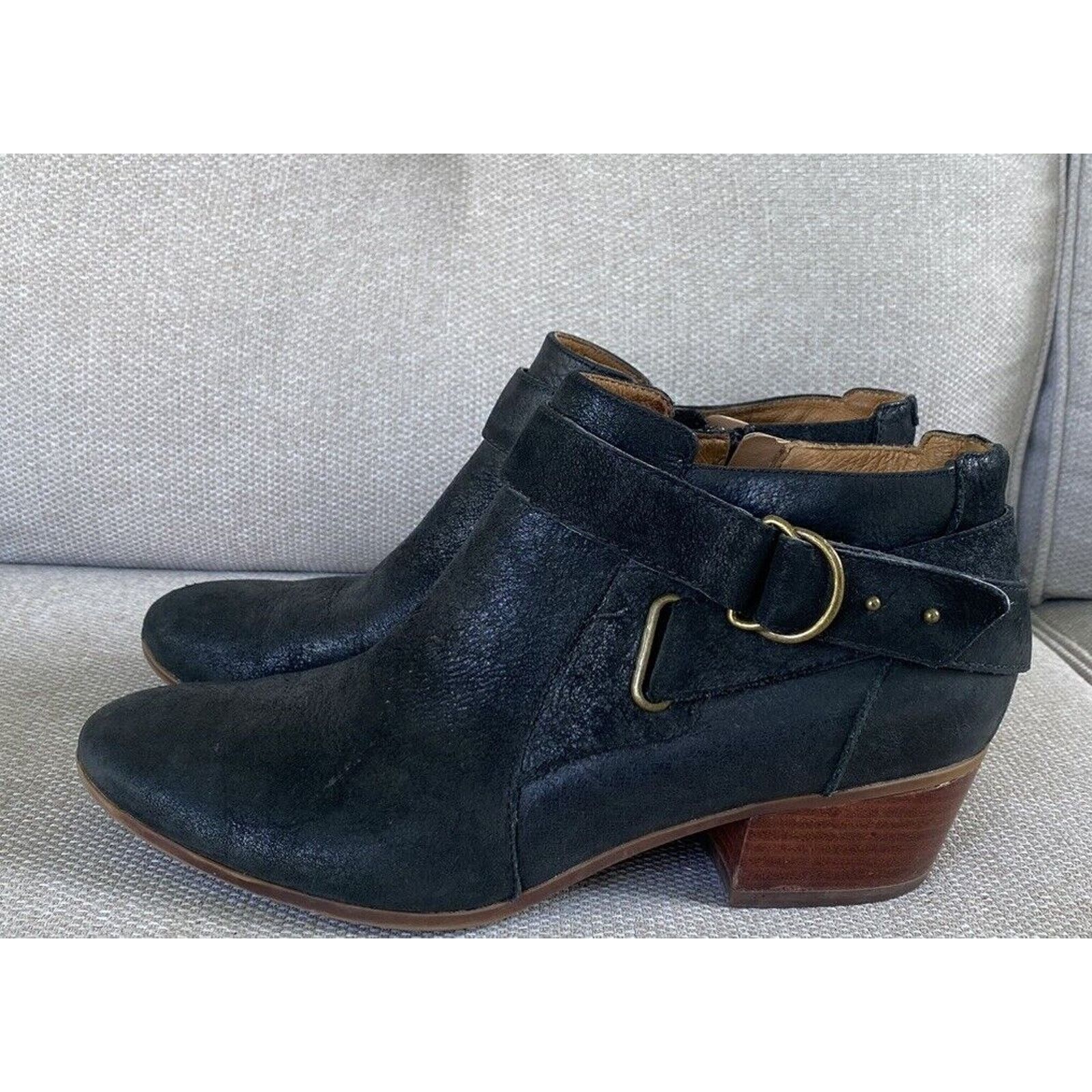 Clarks Clarks Leather Studded Block Ankle Booties Boots Women's 9 Size US 9 / IT 39 - 1 Thumbnail