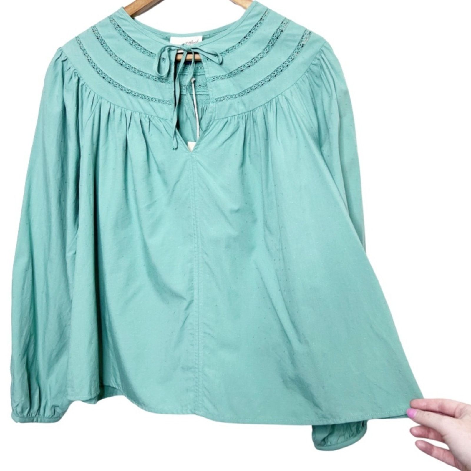 Target Basics New with Tag Universal Thread Women’s Long Sleeve Blouse Size S / US 4 / IT 40 - 4 Thumbnail