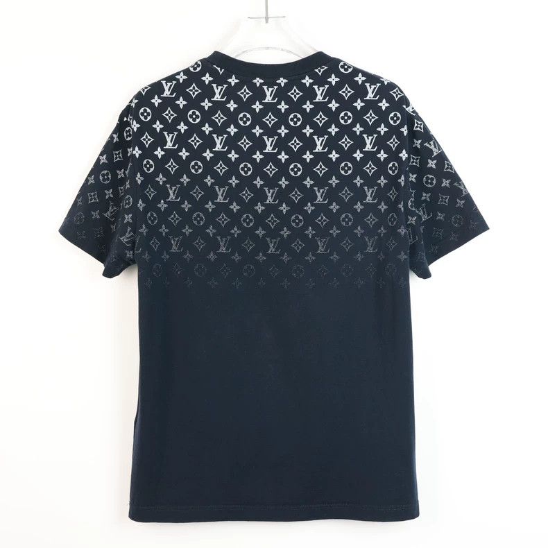 Louis Vuitton Louis Vuitton Dark Blue short sleeves Size US M / EU 48-50 / 2 - 4 Thumbnail