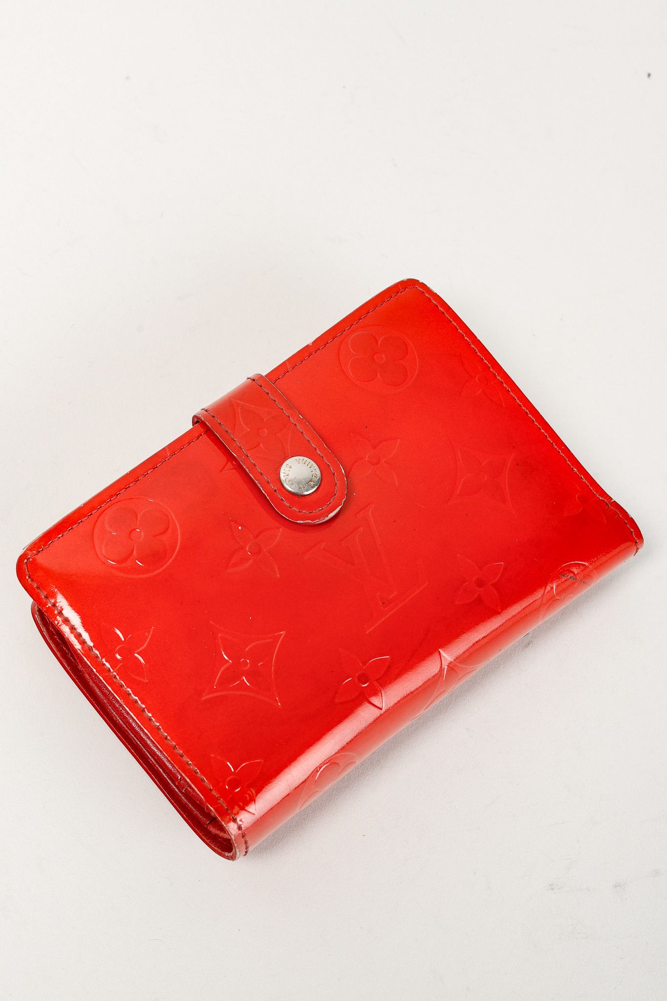 Louis Vuitton Louis Vuitton Pomme D'Amour Vernis Monogram Purse Wallet Size ONE SIZE - 13 Thumbnail