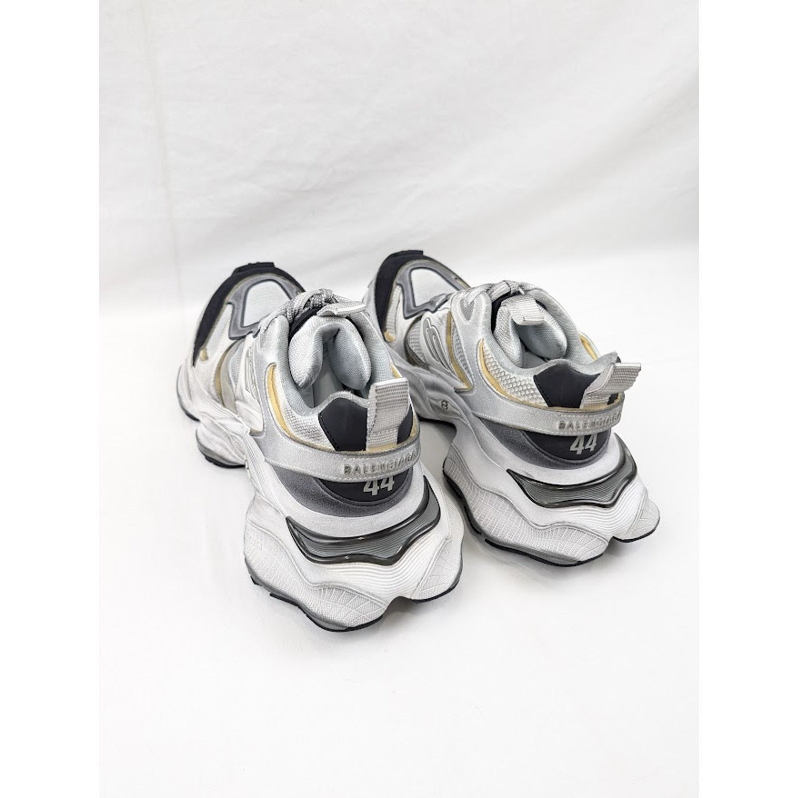 Balenciaga o1rshd1 Suede Mesh Cargo Sneakers in White/Grey Size US 10 / EU 43 - 16 Thumbnail