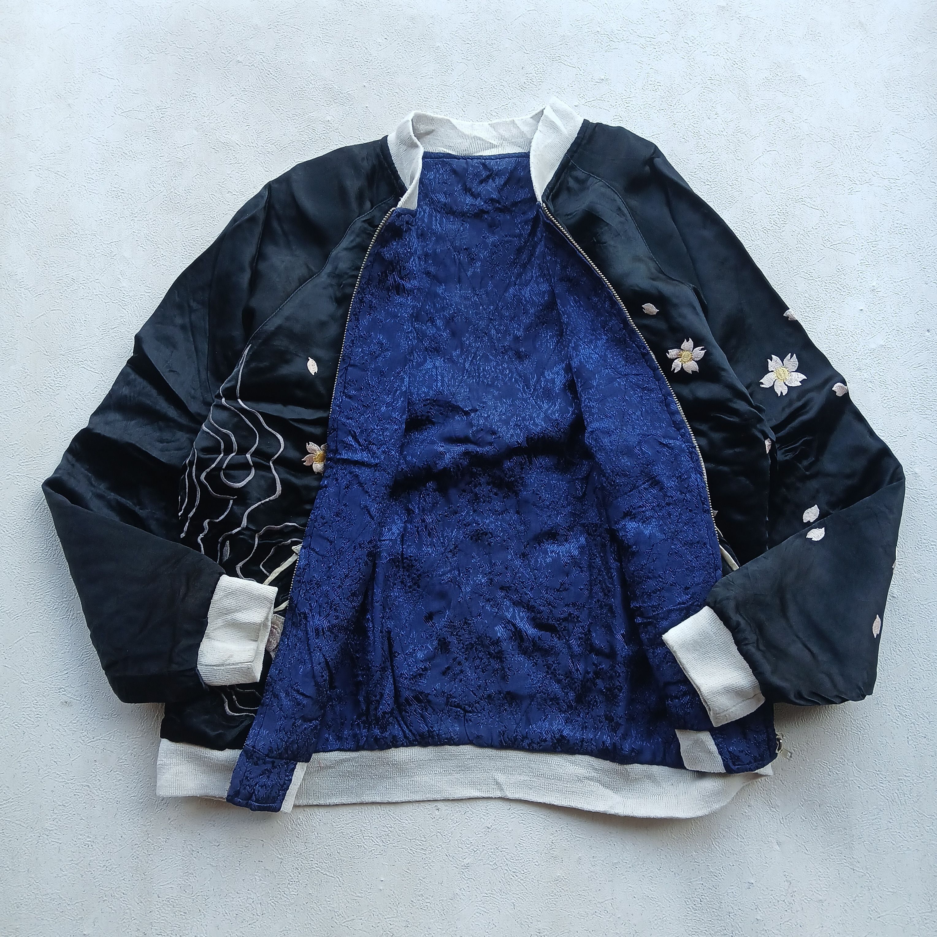 Anime × Vintage Vintage Sukajan anime gegege no kitaro reversible Size US L / EU 52-54 / 3 - 5 Thumbnail