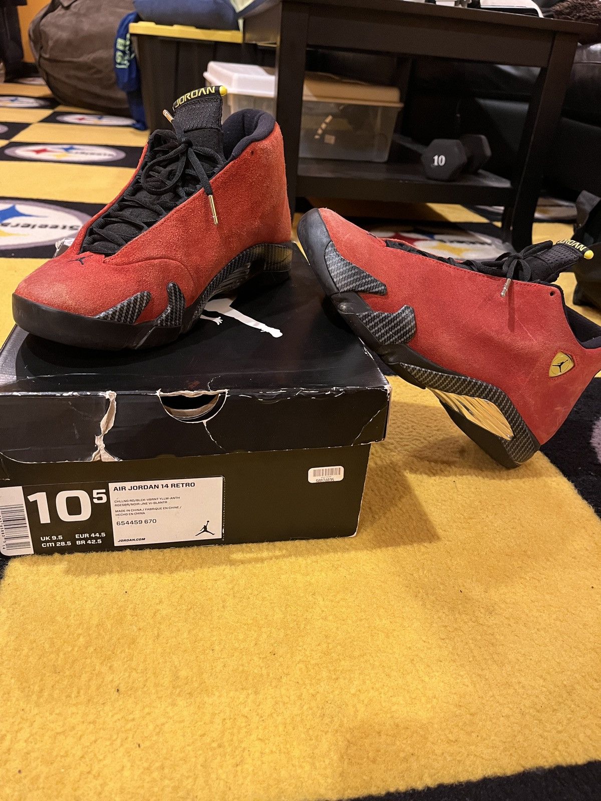 Jordan Brand Jordan 11 Ferrari Size US 10.5 / EU 43-44 - 7 Thumbnail