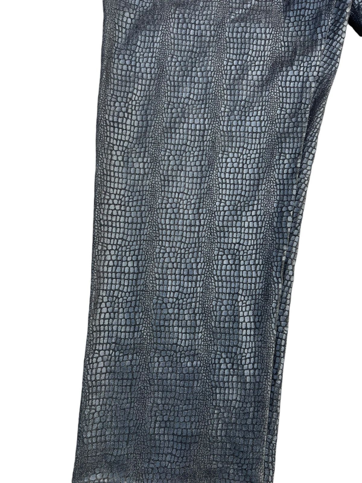 Guess Vintage 90s Guess Croc Skin Print Waxed Denim Jeans Size US 34 / EU 50 - 7 Thumbnail