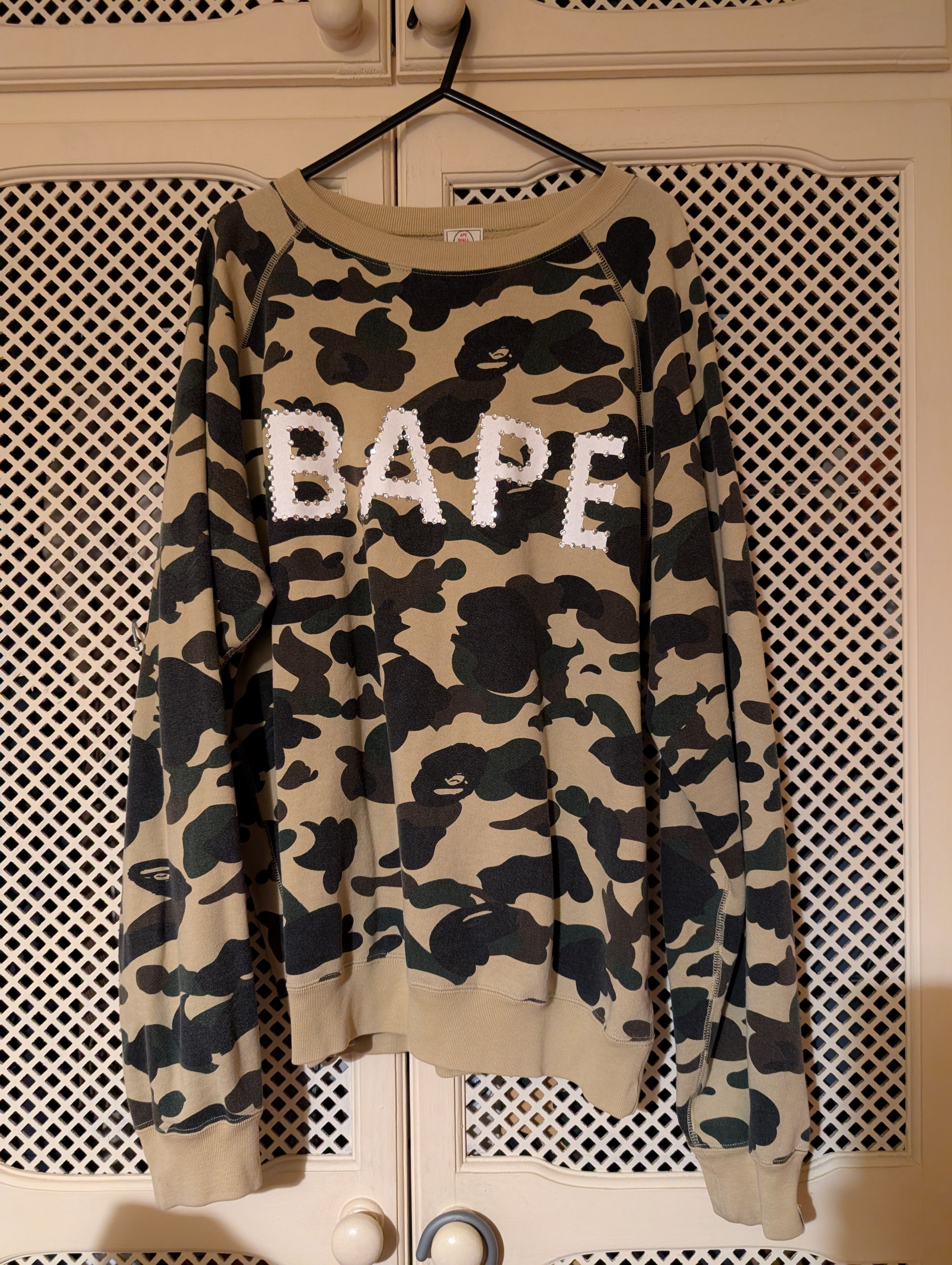 Bape Bape 1st Camo og Swarovski Crewneck Baggy Fit Size US M / EU 48-50 / 2 - 1 Thumbnail