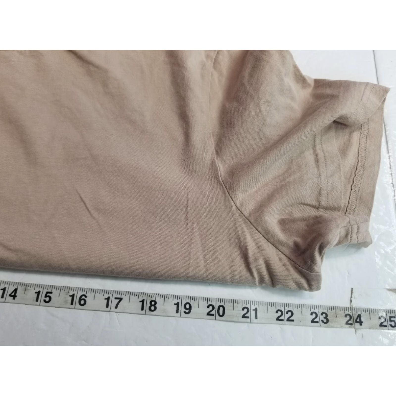 H&M H&M Essentials No 7 Solid T-Shirt Men L Beige Size US L / EU 52-54 / 3 - 4 Thumbnail