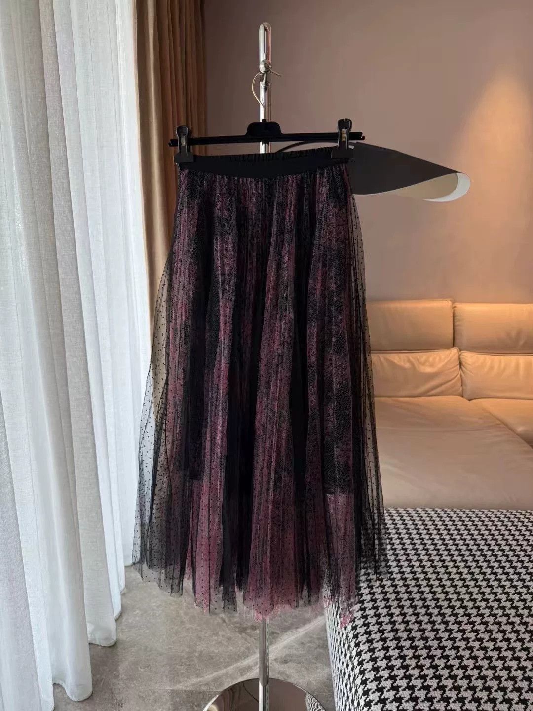 Dior Dior Lace Tulle Skirt in Black and Pink Size 34" / US 12 / IT 48 - 1 Thumbnail