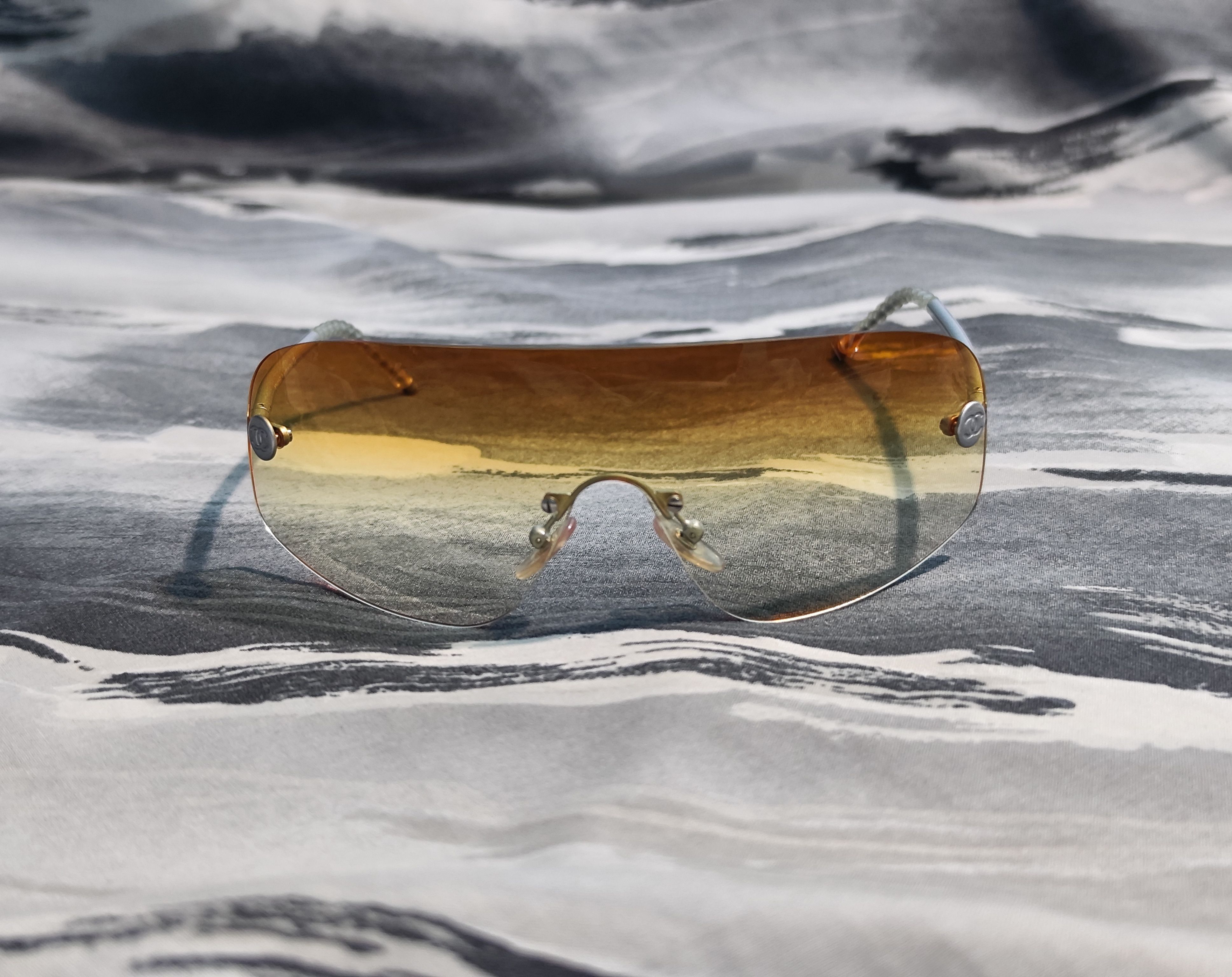 Chanel Chanel - Y2K Shield Rimless Sunglasses Gradient Orange 4036 Size ONE SIZE - 2 Thumbnail