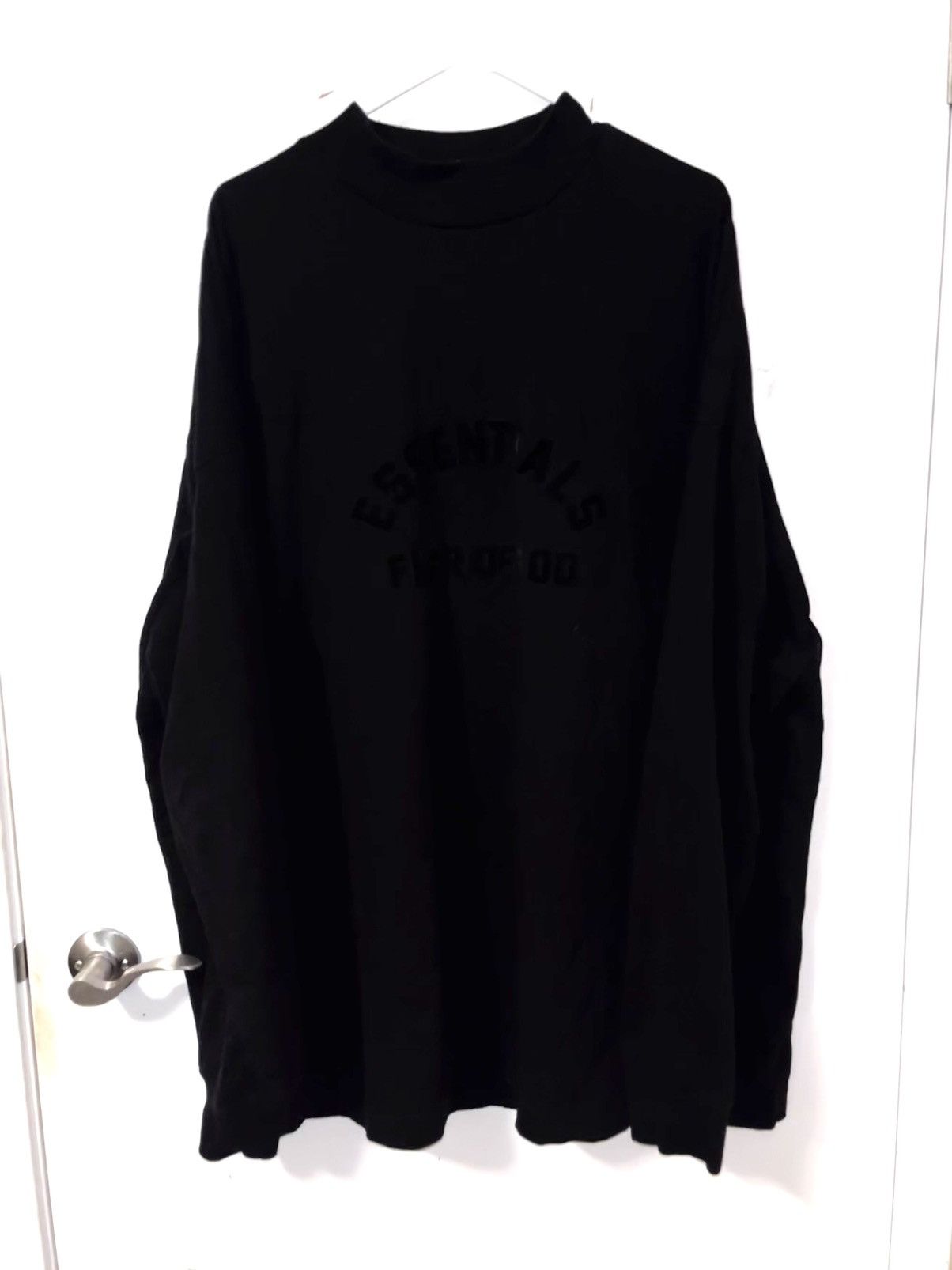 Essentials × Fear of God Oversized Fear of God Essentials Mockneck Longsleeve size XL Size US XL / EU 56 / 4 - 1 Thumbnail