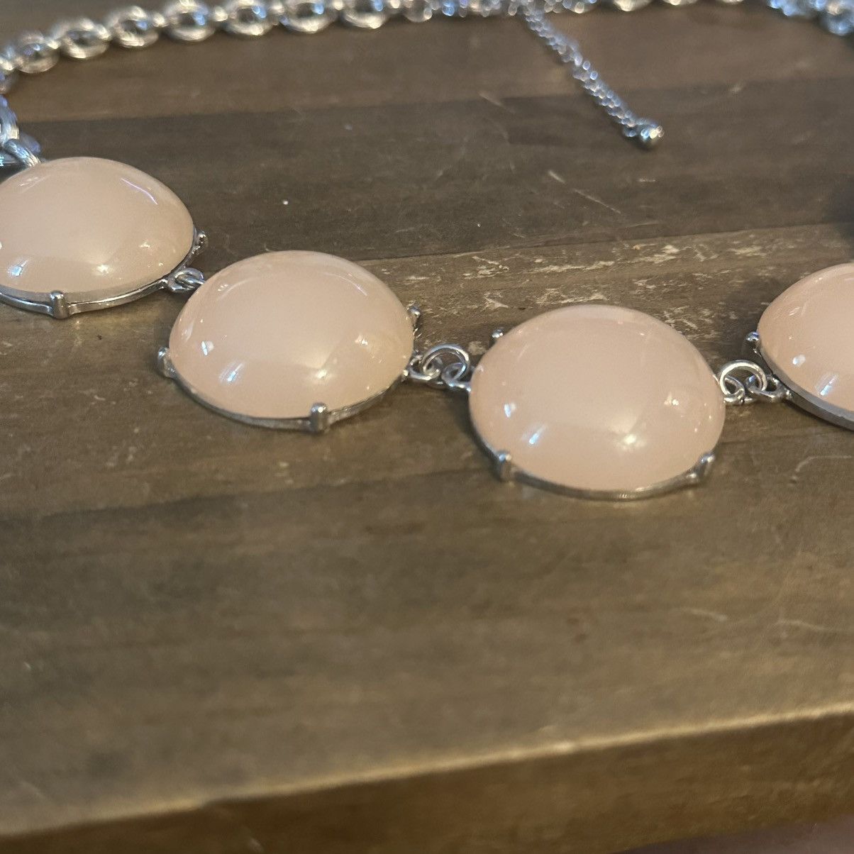 Other Silver tone cream bubble cabochon statement necklace Size ONE SIZE - 3 Thumbnail