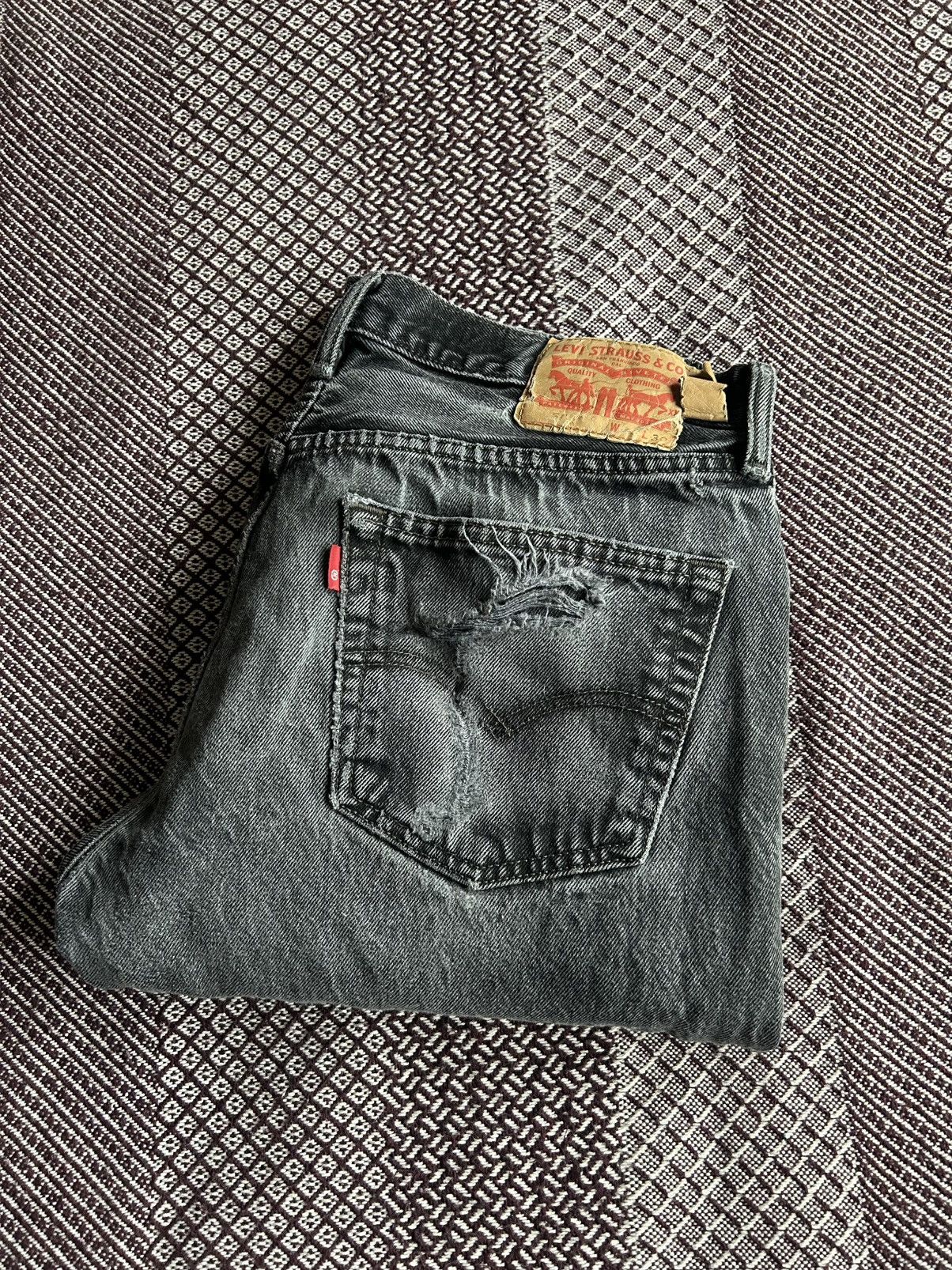 Levi's Vintage Levis Distressed Stonewashed Denim Jeans Size W34L30 Size US 34 / EU 50 - 12 Thumbnail