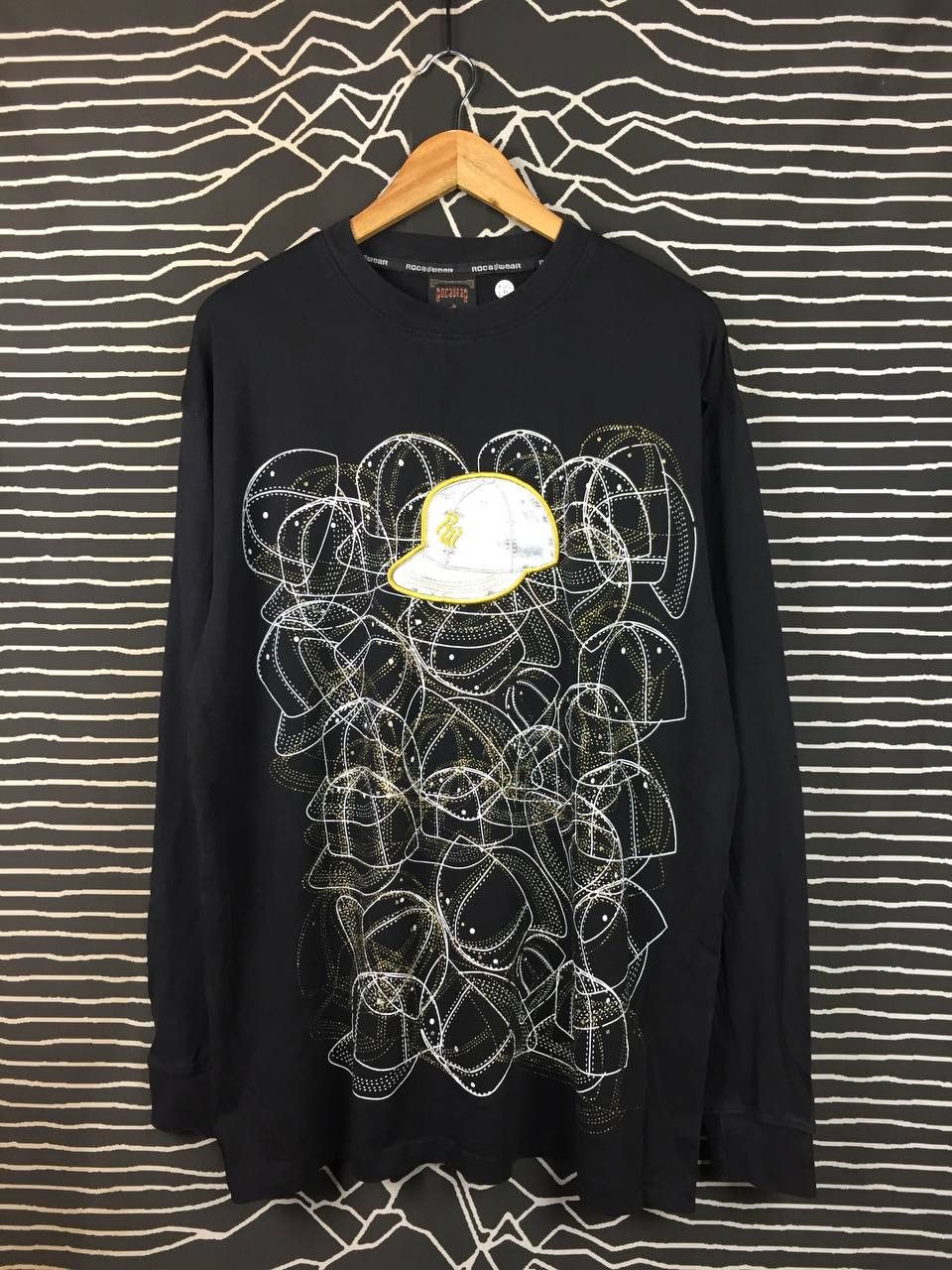 Rocawear Rocawear Jay-Z Hip Hop Streetwear Scattered Hat Graphic Tee Size US XL / EU 56 / 4 - 1 Thumbnail