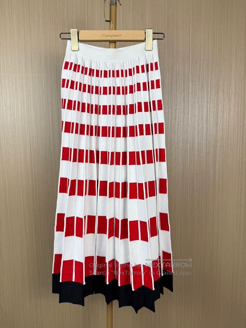 Fendi Fendi Red and White Patchwork Pleated Long Skirt Size 42" / US 20 - 1 Thumbnail