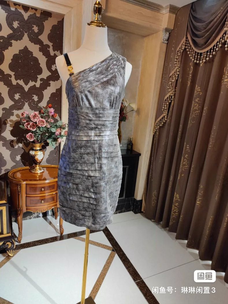 Versace Versace Medusa dress Size M / US 6-8 / IT 42-44 - 1 Thumbnail