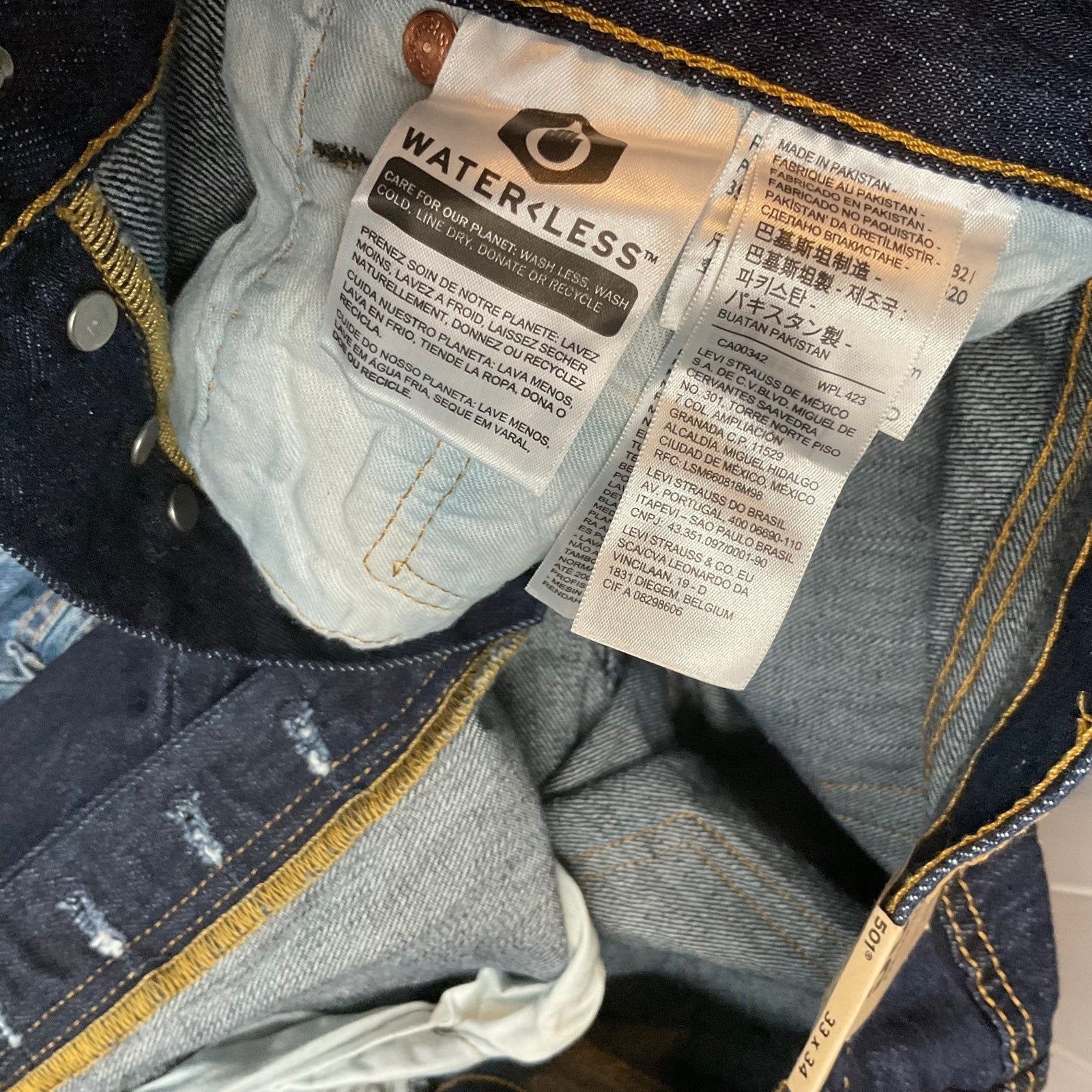 Levi's NWT LEVI'S 501 Jeans Men's 33W 34L Button Fly Dark Blue PAKI Size US 33 - 10 Thumbnail