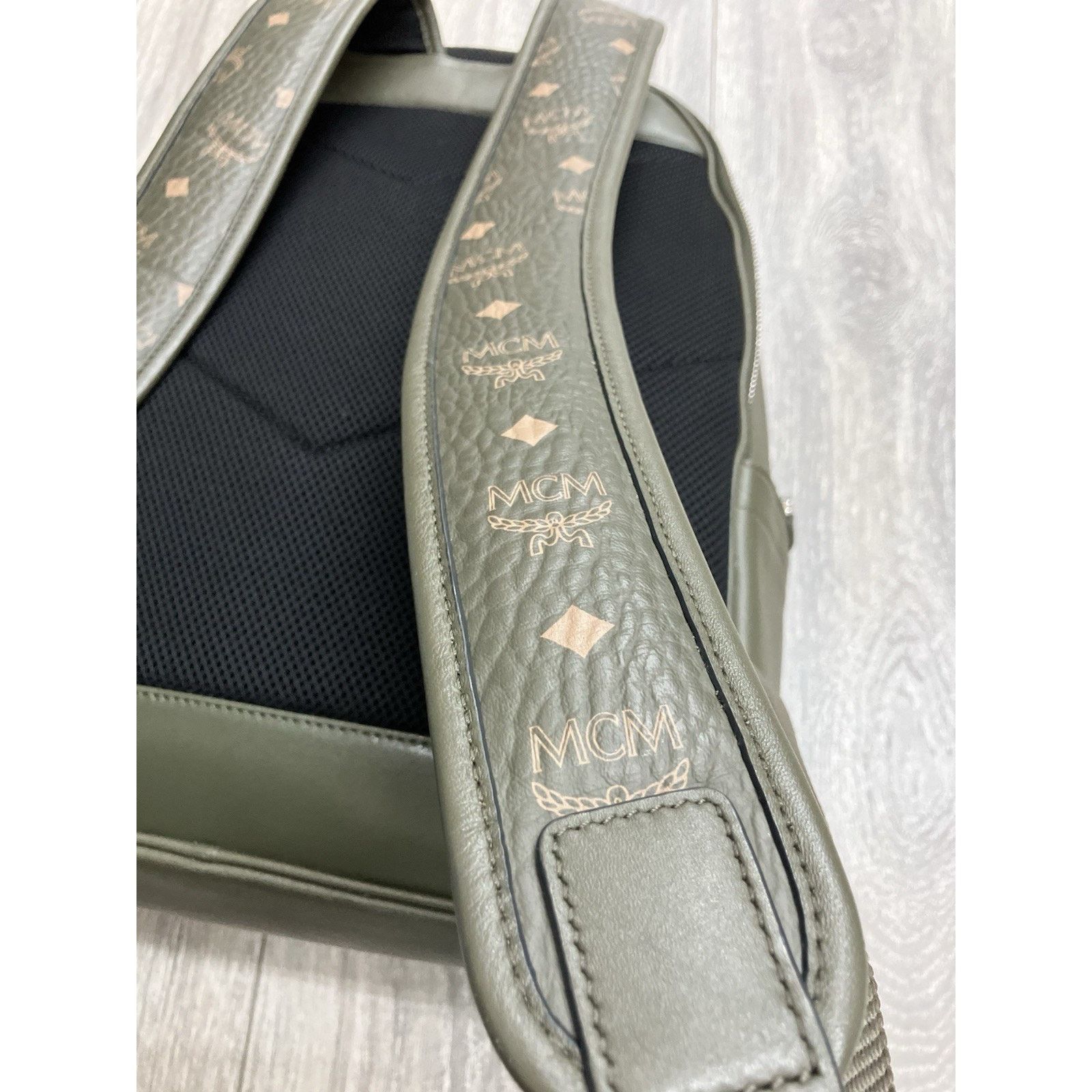 MCM MCM Visetos Backpack ' Khaki / Sea Turtle ' | GOOD CONDITION Size ONE SIZE - 19 Thumbnail
