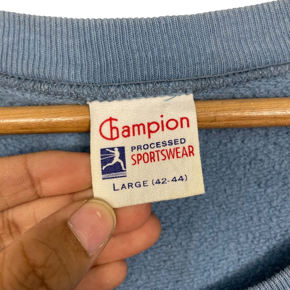 Champion Vintage Champion Running Man Pawtucket Rhode Island Tee Size US L / EU 52-54 / 3 - 11 Thumbnail