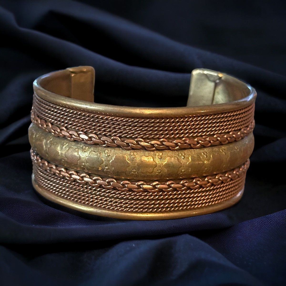 Vintage Vintage wide brass cuff bracelet Size ONE SIZE - 1 Thumbnail