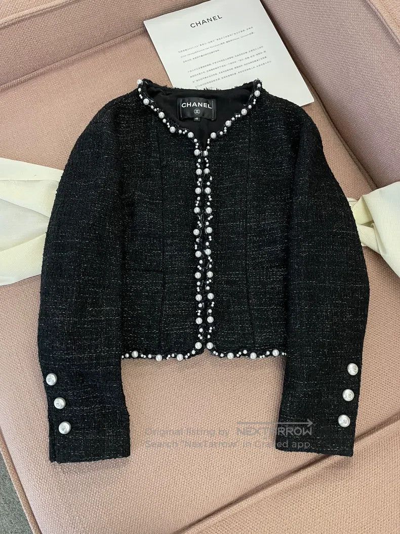 Chanel Chanel 25P Classic Black Pearl Coat Size M / US 6-8 / IT 42-44 - 2 Thumbnail
