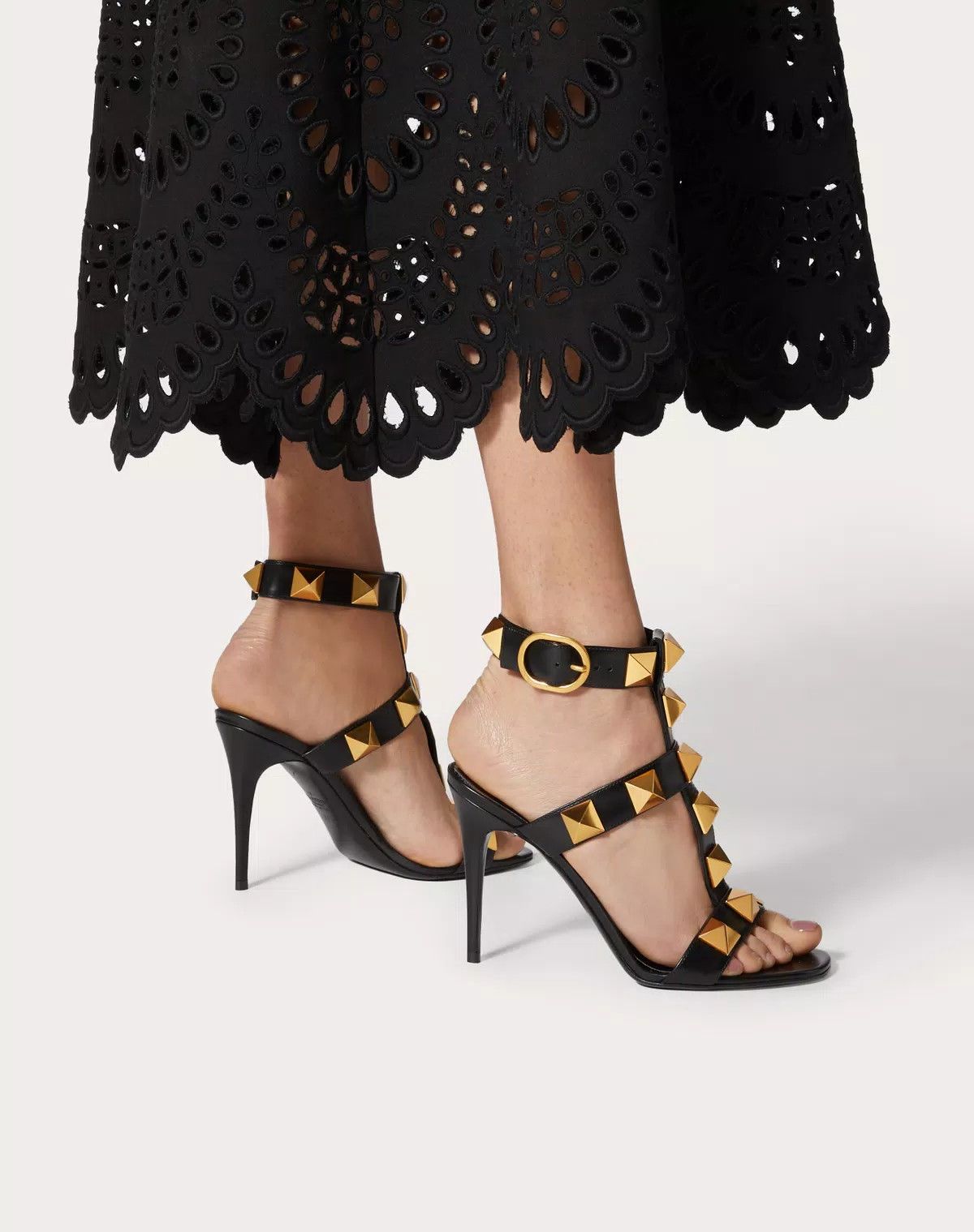 Valentino o1s1wg110625 Roman Stud Calfskin Sandal 100 Mm in Black Size US 11 / IT 41 - 6 Thumbnail