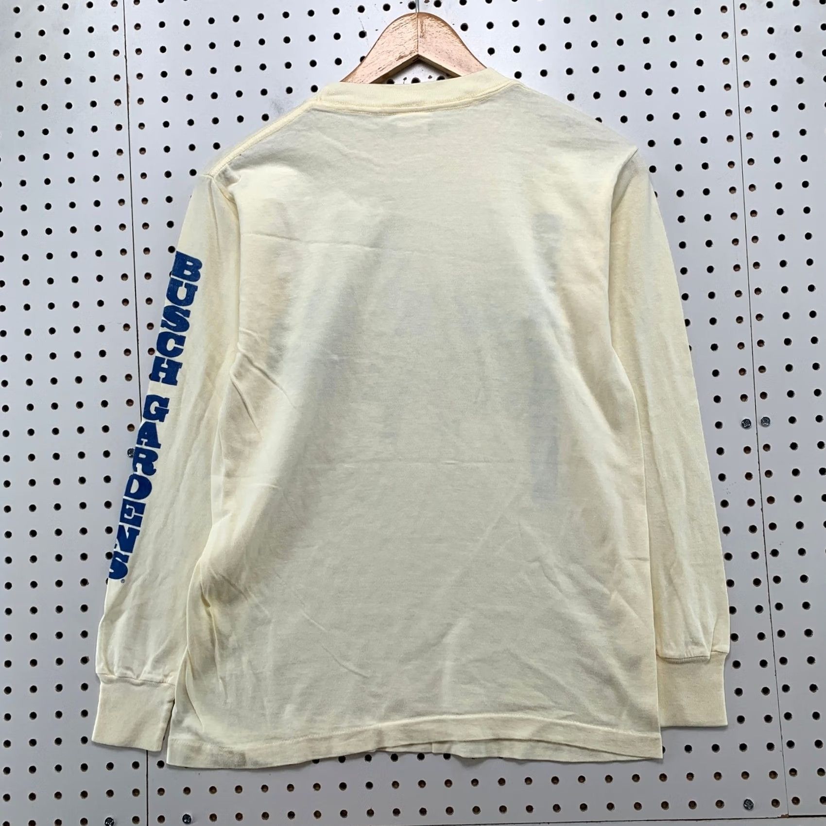 Vintage VINTAGE Busch Gardens T Shirt Mens M Cream 90s Clydesdale Horse Long Sleeve Size US M / EU 48-50 / 2 - 3 Thumbnail